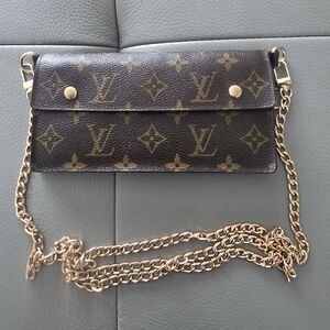 LOUIS VUITTON Brown and Tan Wallet With Gold Hardware...Authentic.